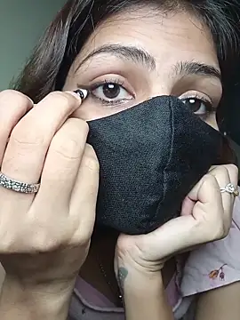 Isha Sax online show from November 9, 2025, 7:12 am