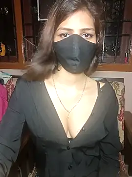 Isha Sax online show from September 21, 2025, 6:24 pm