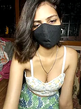 Isha Sax online show from September 22, 2025, 6:47 pm