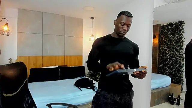 MarcusBlack  online show from December 5, 2025, 11:42 am