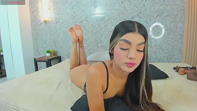 Snapshot of Antonella_west chatting on May 4, 2026, 10:23 pm Antonella west online show from May 4, 2026, 10:23 pm