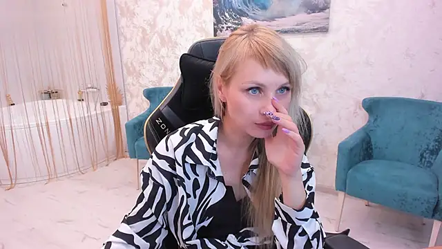 Snapshot of LindaSandy_1 chatting on September 15, 2025, 7:53 am LindaSandy 1 online show from September 15, 2025, 7:53 am