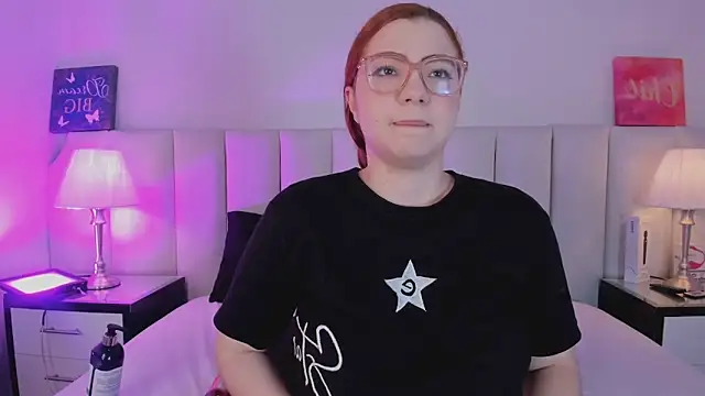 Snapshot of lizy_portman chatting on October 30, 2025, 7:44 pm lizy portman online show from October 30, 2025, 7:44 pm