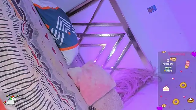 Snapshot of Dahianara_ chatting on December 1, 2025, 6:25 am Dahianara online show from December 1, 2025, 6:25 am