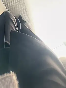 xiaoyuan01 online show from March 11, 2026, 1:32 am