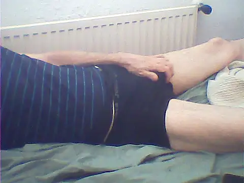 Snapshot of rimbaud77 chatting on September 16, 2025, 2:40 pm rimbaud77 online show from September 16, 2025, 2:40 pm