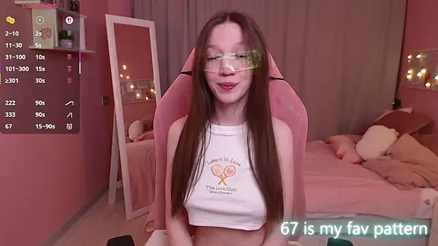 Snapshot of Shriya_Sarann chatting on February 5, 2026, 2:02 pm Shriya Sarann online show from February 5, 2026, 2:02 pm