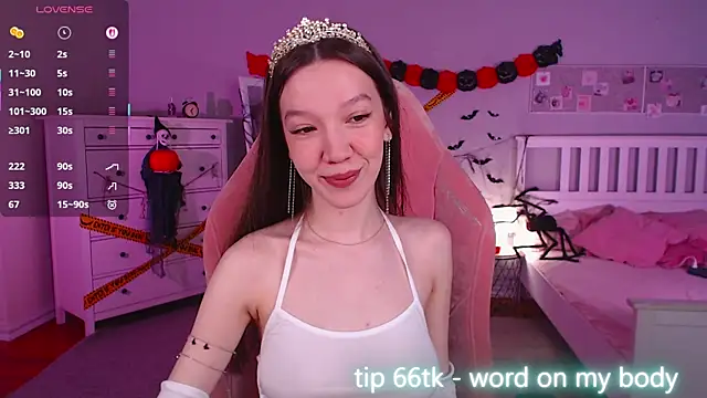 Shriya Sarann online show from October 31, 2025, 2:02 pm