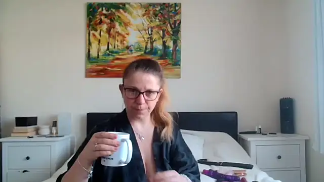 32h busty online show from March 15, 2026, 10:00 am