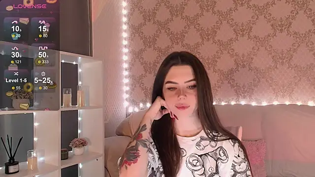 HolyMiax online show from December 15, 2025, 3:12 am