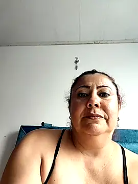 EmmaJhomson online show from November 3, 2025, 8:34 pm