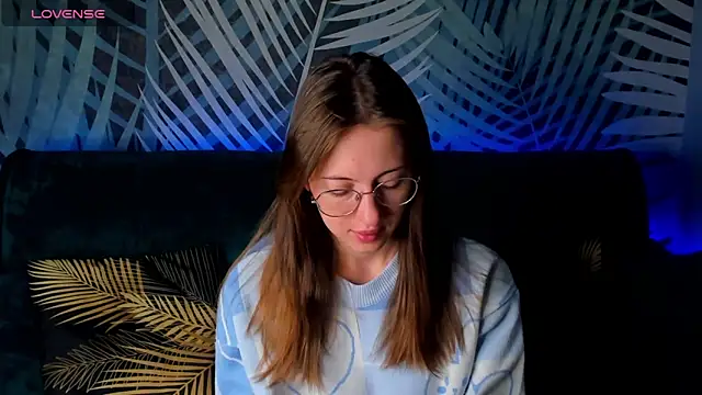 Snapshot of ChristyCrayme chatting on October 3, 2025, 10:11 pm ChristyCrayme online show from October 3, 2025, 10:11 pm