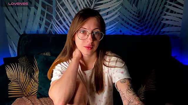 ChristyCrayme online show from November 8, 2025, 10:57 pm