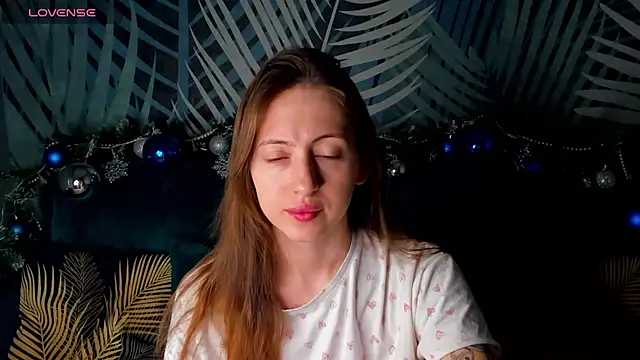 Snapshot of ChristyCrayme chatting on January 17, 2026, 10:13 pm ChristyCrayme online show from January 17, 2026, 10:13 pm