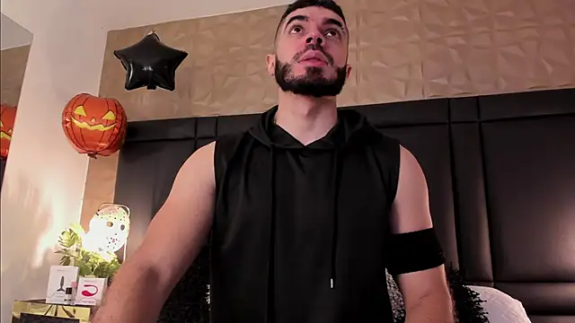 Snapshot of AxelThompson_ chatting on October 23, 2025, 12:59 pm AxelThompson online show from October 23, 2025, 12:59 pm