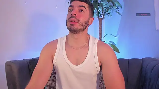 Snapshot of AxelThompson_ chatting on January 8, 2026, 11:38 am AxelThompson online show from January 8, 2026, 11:38 am