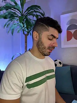 Snapshot of AxelThompson_ chatting on January 15, 2026, 11:13 am AxelThompson online show from January 15, 2026, 11:13 am