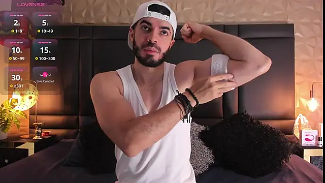 Snapshot of AxelThompson_ chatting on October 13, 2025, 11:23 am AxelThompson online show from October 13, 2025, 11:23 am