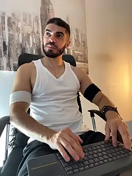 Snapshot of AxelThompson_ chatting on October 4, 2025, 11:01 am AxelThompson online show from October 4, 2025, 11:01 am