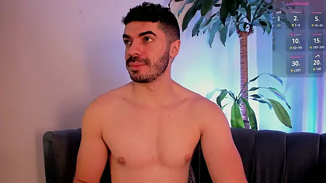 Snapshot of AxelThompson_ chatting on December 21, 2025, 11:56 am AxelThompson online show from December 21, 2025, 11:56 am