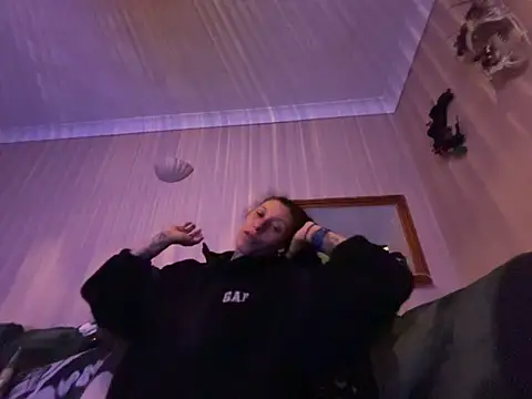DarkAngelz1 online show from May 18, 2026, 11:42 pm