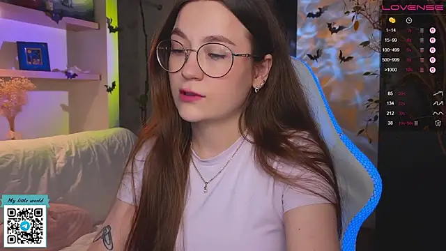 mia here online show from October 30, 2025, 12:36 pm