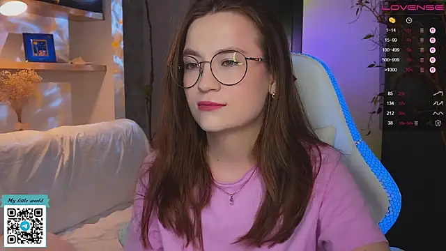 mia here online show from November 26, 2025, 2:22 am