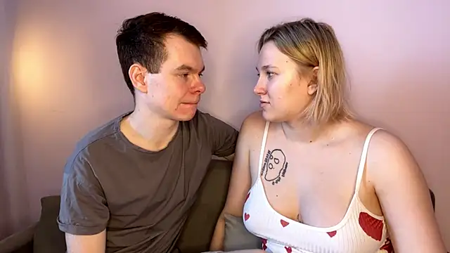 julielourens online show from February 7, 2026, 8:33 am