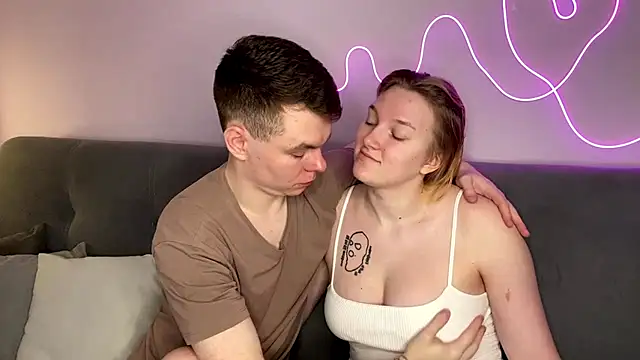 julielourens online show from November 4, 2025, 8:07 am