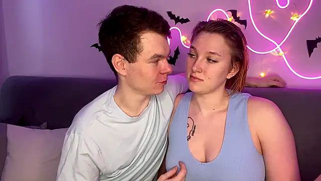 julielourens online show from October 24, 2025, 9:08 am