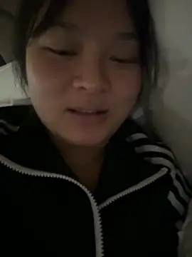 chenyu0308 online show from October 29, 2025, 12:59 pm