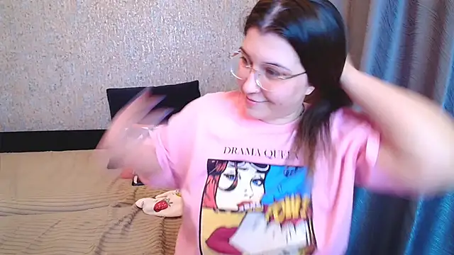 Snapshot of CherryZlata chatting on December 21, 2025, 5:47 pm CherryZlata online show from December 21, 2025, 5:47 pm