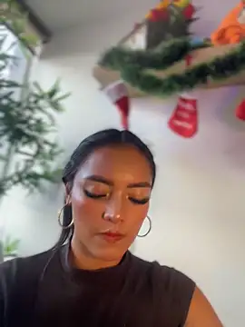 im-isabella online show from December 3, 2025, 9:58 pm