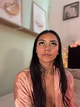 im-isabella online show from March 2, 2026, 9:44 pm