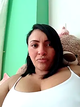 VeronicaBrun online show from October 17, 2025, 7:59 pm