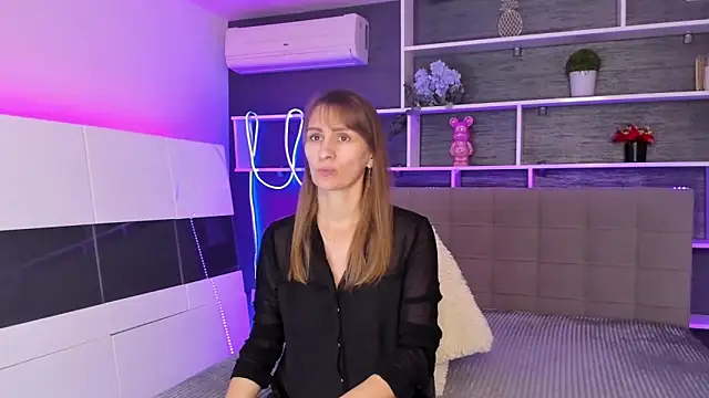 ChristyBrook online show from November 28, 2025, 7:36 pm