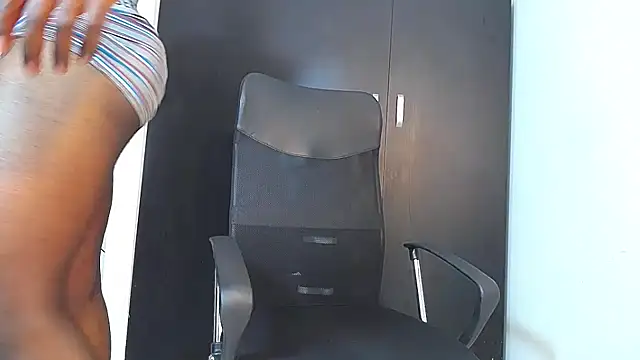 Snapshot of Joan_silva chatting on February 12, 2026, 4:51 pm Joan silva online show from February 12, 2026, 4:51 pm