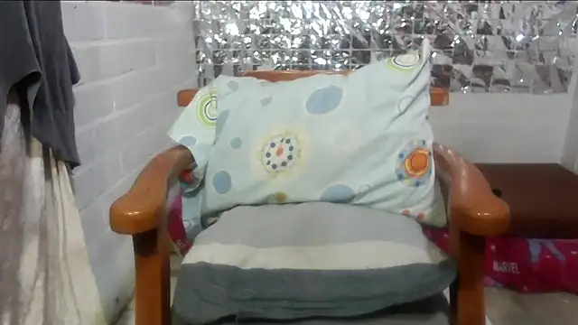 Snapshot of rose-crystal chatting on November 22, 2025, 11:36 pm rose-crystal online show from November 22, 2025, 11:36 pm