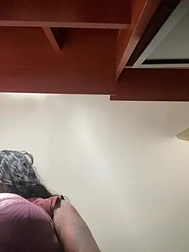 Alexia 24 online show from March 24, 2026, 8:31 pm