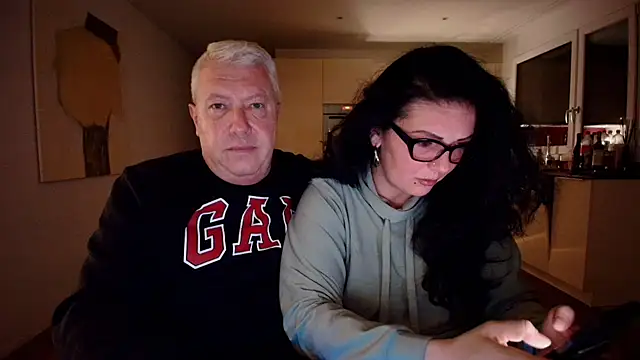Kinky Couple69 online show from January 9, 2026, 7:32 pm