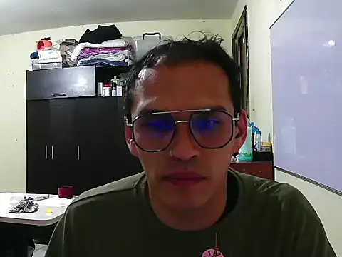 DOBLEWYOSK69G online show from September 9, 2025, 3:49 am