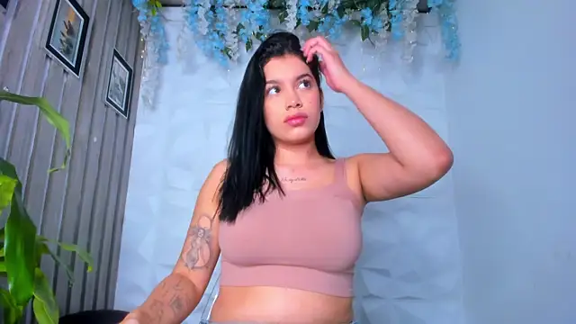 zarahcoxx online show from October 5, 2025, 4:14 am