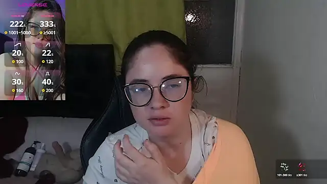 Snapshot of KrystalAdams chatting on April 7, 2026, 6:32 pm KrystalAdams online show from April 7, 2026, 6:32 pm