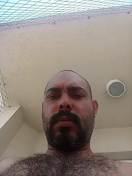 jfgustavo001 online show from January 9, 2026, 2:35 pm