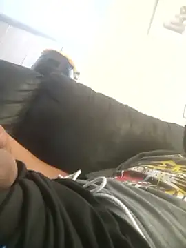 jfgustavo001 online show from March 23, 2026, 12:38 pm