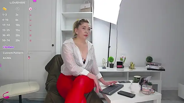 Anna glamlovely online show from January 17, 2026, 7:34 am