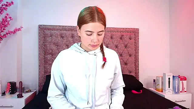 Antonella wild online show from May 18, 2026, 11:48 am