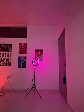 Snapshot of 18_salo chatting on February 6, 2026, 4:19 am 18 salo online show from February 6, 2026, 4:19 am