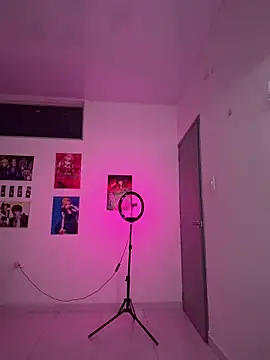 Snapshot of 18_salo chatting on February 20, 2026, 6:19 am 18 salo online show from February 20, 2026, 6:19 am