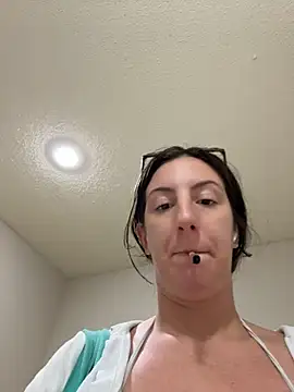 Snapshot of sweetsirenn chatting on July 10, 2026, 11:43 am sweetsirenn online show from July 10, 2026, 11:43 am